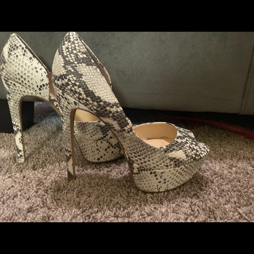 Steve Madden Heels size 9.5